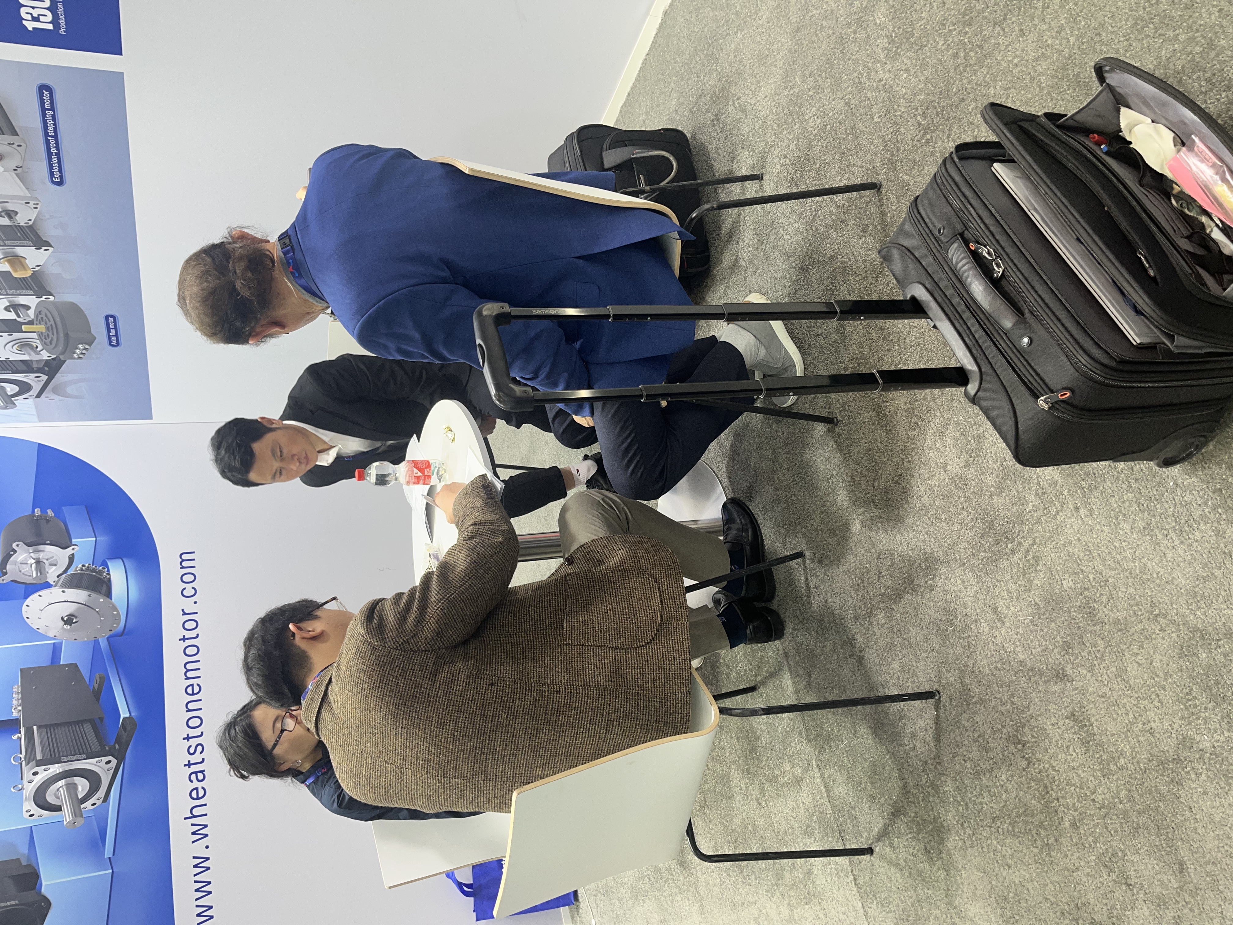 20056980.jpg 20056980.jpg